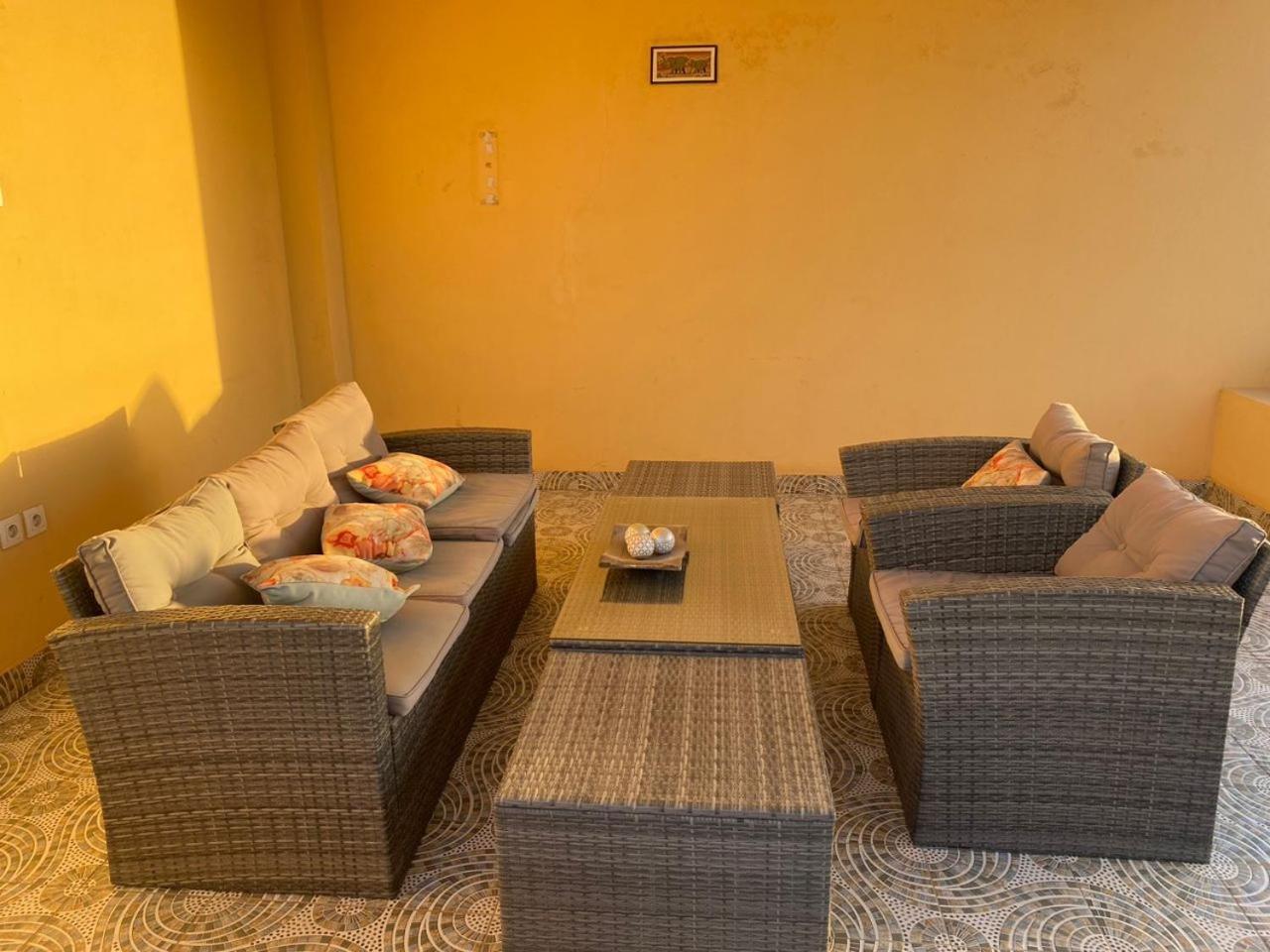 Residence Adja Binta Kane Sour Ντακάρ Εξωτερικό φωτογραφία